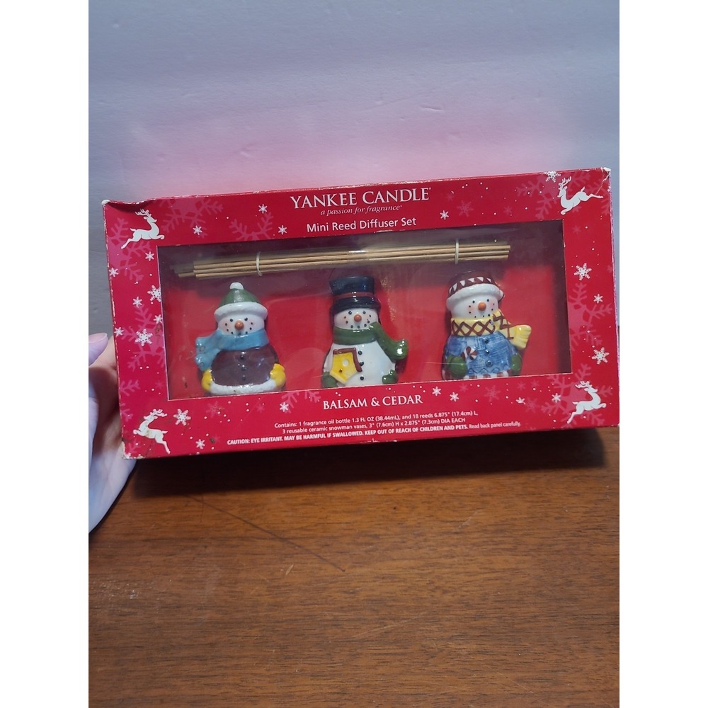 YANKEE CANDLE Balsam & Cedar Snowman mini Reed Diffuser NEW In BOX